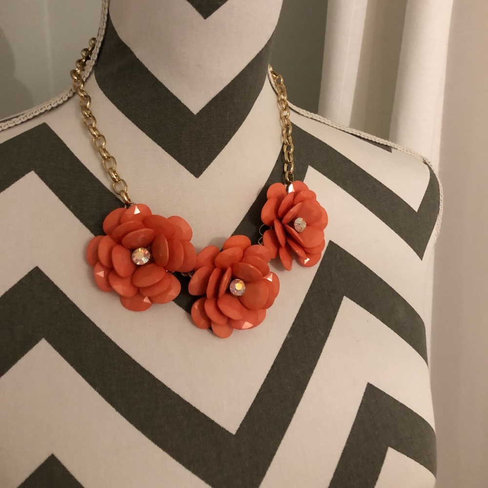 Statement necklace